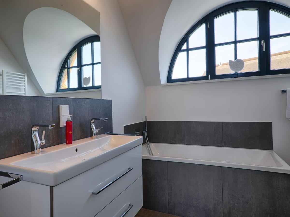 Reetland am Meer - Premium Reetdachvilla mit 3 Schlafzimmern, Sauna und Kamin F23 Dranske Exterior foto
